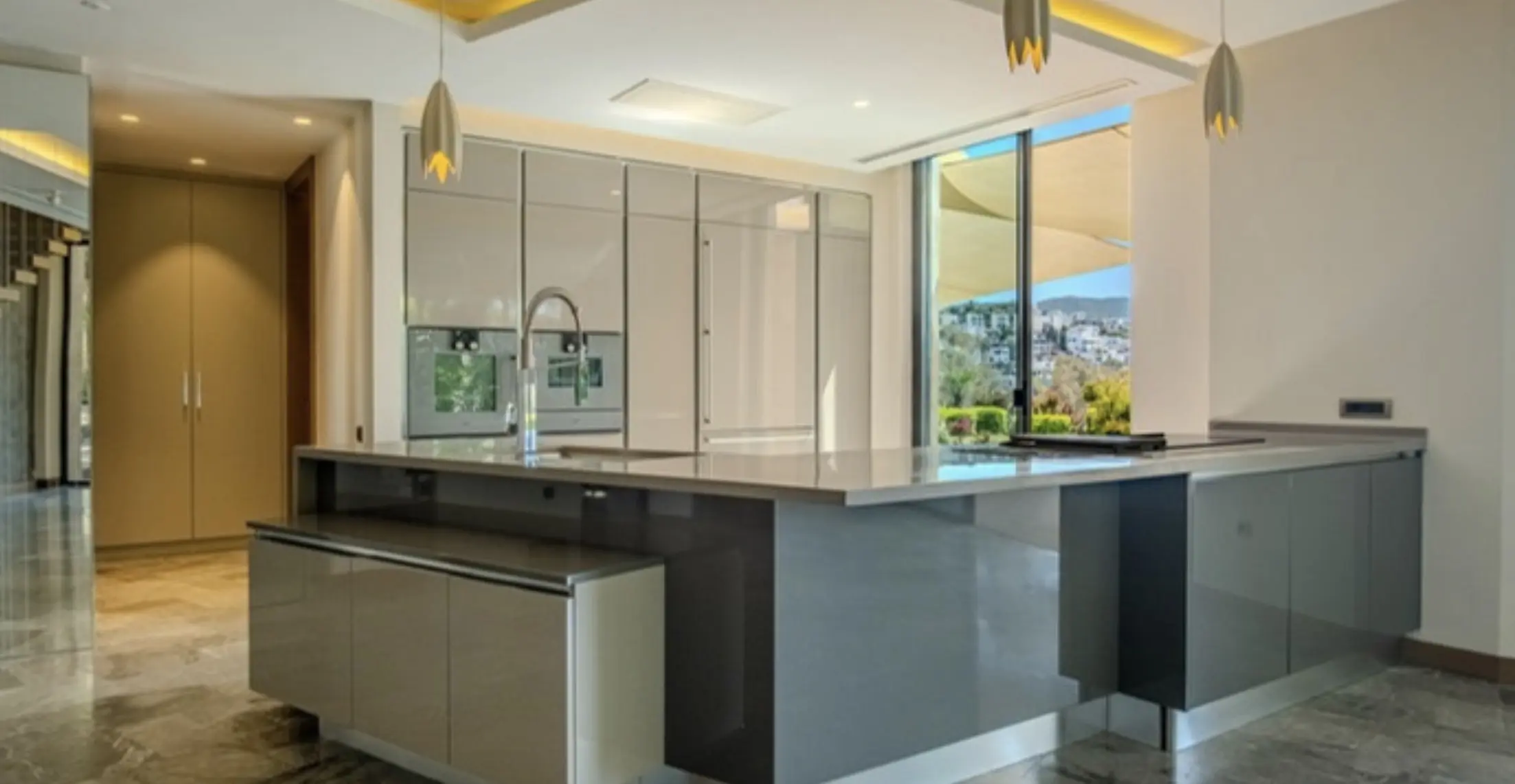Modern kitchen
